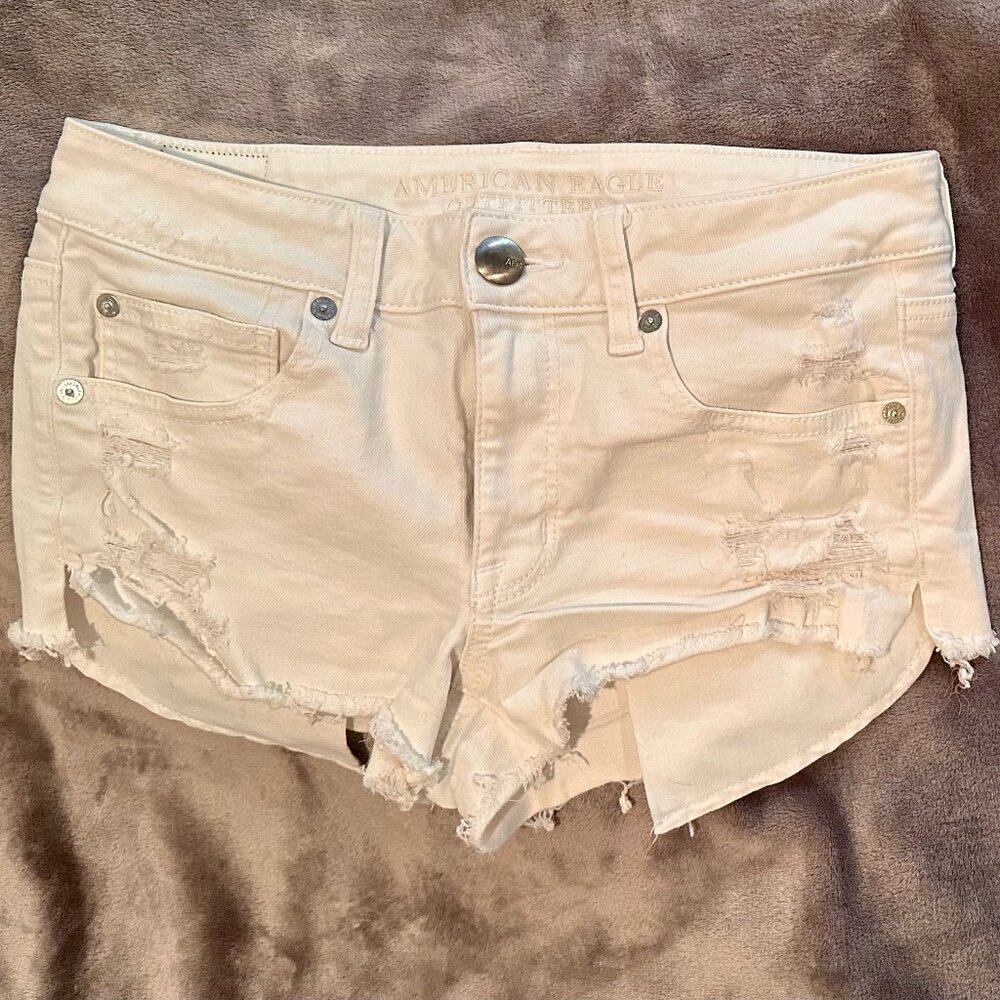 American Eagle, White, distressed Shortie
